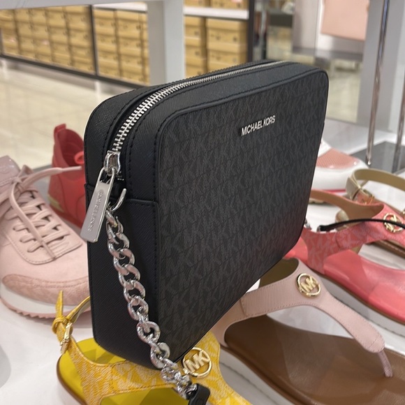 Michael Kors Large Jet Set Item East West Crossbody Black - Picture 8 of 16